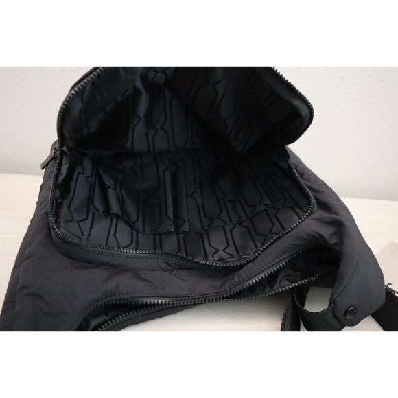 Hunter Unisex Large Black Nylon Commute Shoulder Bag w/Adjustable Webbing Strap - Picture 6 of 16